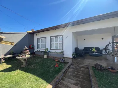 Casa com 2 Quartos à venda, 248m² no Coliseu, Londrina