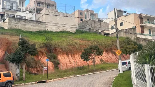 Lote/Terreno à venda, 404m² no São Pedro, Juiz de Fora