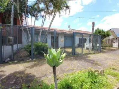 Casa com 3 Quartos à venda, 300m² no Espírito Santo, Porto Alegre
