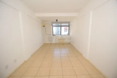 Sala Comercial à venda, 32m² no Centro, Pelotas