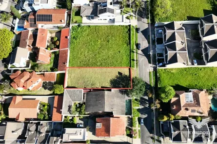 Lote/Terreno à venda, 600m² no Santa Felicidade, Curitiba