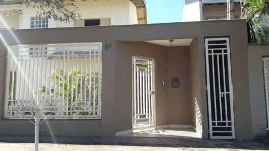 Casa com 3 Quartos à venda, 253m² no Messiânico, Londrina
