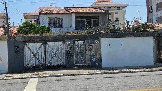 Sobrado com 6 Quartos à venda, 199m² no Coroa do Meio, Aracaju