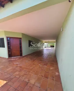 Casa com 3 Quartos à venda, 180m² no Osvaldo Rezende, Uberlândia