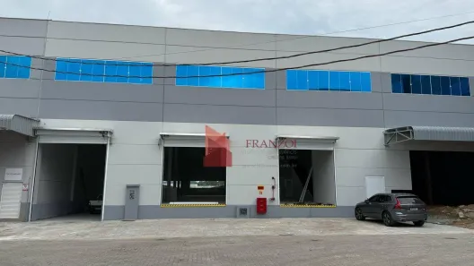 Galpão/Depósito/Armazém para alugar, 1829m² no Canhanduba, Itajaí