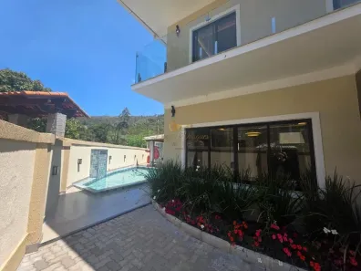 Casa de Condomínio com 3 Quartos à venda, 330m² no Cascata do Imbuí, Teresópolis