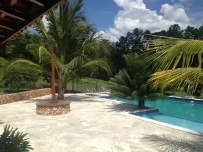 Fazenda/Sítio com 3 Quartos à venda, 1100m² no Jardim Josane, Sorocaba