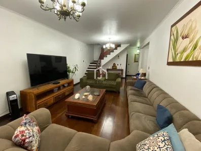 Sobrado com 4 Quartos à venda, 312m² no Vila São Geraldo, Taubaté
