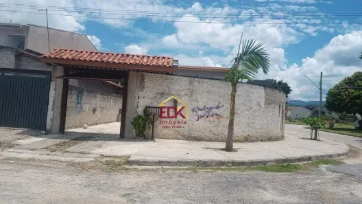 Sobrado com 4 Quartos à venda, 219m² no Jardim Alberto Ronconi, Tremembé