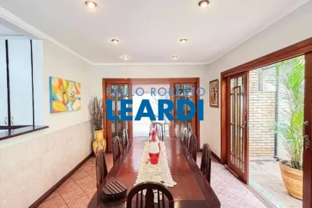 Sobrado com 3 Quartos para alugar, 338m² no Campestre, Santo André