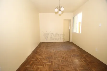 Apartamento com 2 Quartos para alugar, 70m² no Centro, Pelotas