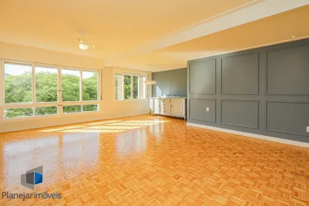 Apartamento com 2 Quartos à venda, 143m² no Três Figueiras, Porto Alegre