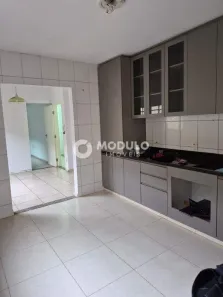 Casa com 3 Quartos à venda, 200m² no Pacaembu, Uberlândia