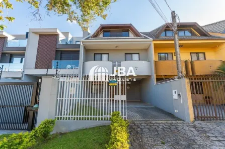 Sobrado com 4 Quartos à venda, 190m² no Guabirotuba, Curitiba