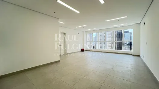 Sala Comercial para venda ou aluguel, 51m² no Gleba Fazenda Palhano, Londrina