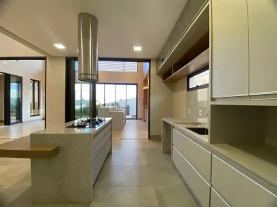 Casa de Condomínio com 3 Quartos à venda, 274m² no Gávea, Uberlândia