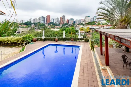 Sobrado com 4 Quartos à venda, 745m² no Pacaembu, São Paulo
