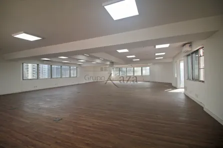 Prédio Comercial à venda, 204m² no Cidade Monções, São Paulo