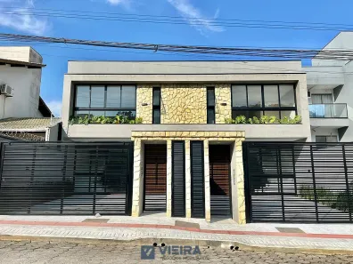 Sobrado com 3 Quartos à venda, 170m² no Centro, Camboriú