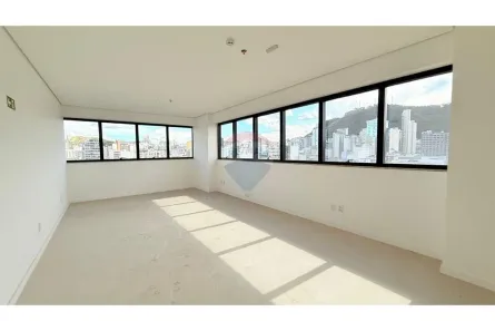 Sala Comercial para alugar, 40m² no Centro, Juiz de Fora