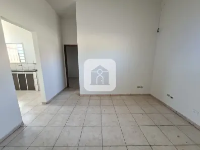 Casa com 3 Quartos para alugar, 60m² no Segismundo Pereira, Uberlândia
