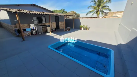 Casa com 4 Quartos à venda, 196m² no Presidente Roosevelt, Uberlândia