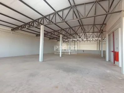 Prédio Comercial para alugar, 1650m² no Santa Mônica, Uberlândia