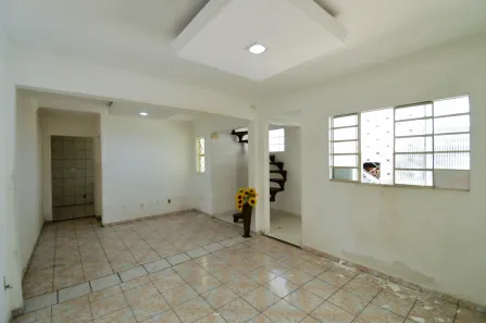 Casa com 3 Quartos para alugar, 250m² no Jardim Bom Clima, Guarulhos