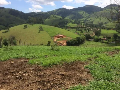 Fazenda/Sítio com 2 Quartos à venda, 500m² no Cambuí, Cambuí