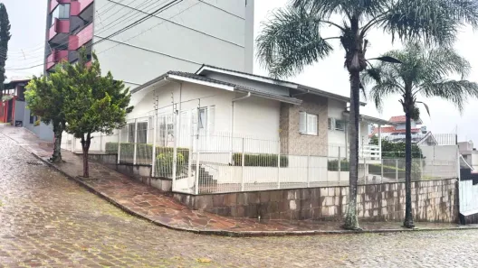 Casa com 3 Quartos à venda, 180m² no Vinhedos, Caxias do Sul