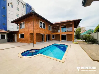 Casa com 4 Quartos à venda, 370m² no Garcia, Blumenau