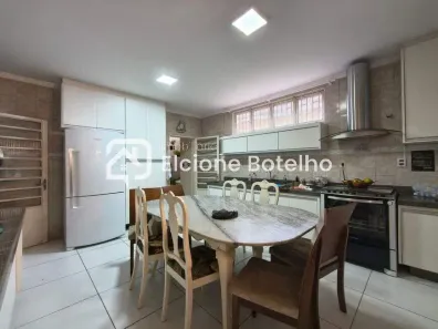 Casa com 4 Quartos para alugar, 150m² no Nossa Senhora Aparecida, Uberlândia