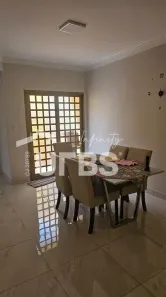 Sobrado com 4 Quartos à venda, 387m² no Laranjeiras, Uberlândia