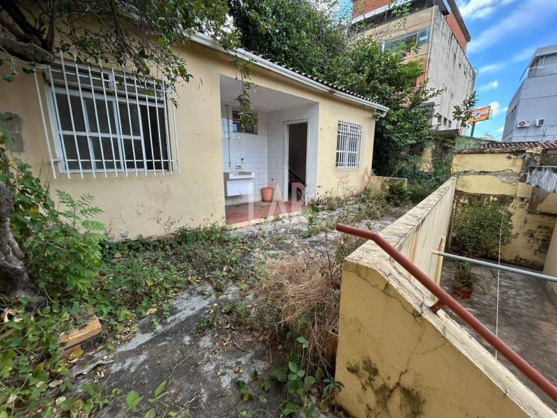Casa com 4 quartos — Sion, Belo Horizonte