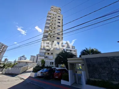 Apartamento com 3 Quartos para alugar, 92m² no Barreiros, São José