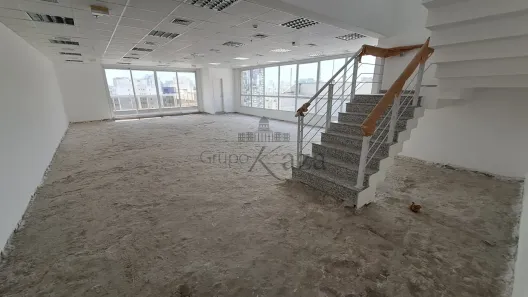 Prédio Comercial com 2 Quartos para alugar, 335m² no Vila Uberabinha, São Paulo