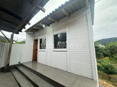 Casa com 1 Quarto para alugar, 50m² no Guarani, Brusque