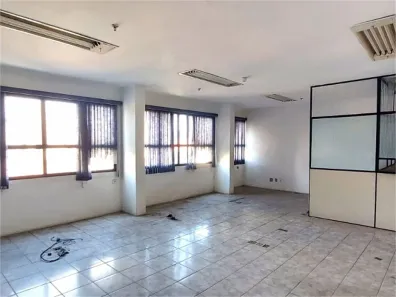 Sala Comercial para venda ou aluguel, 77m² no Centro, Santos