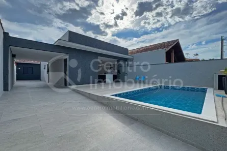 Casa com 3 Quartos à venda, 145m² no Parque Balneario Oasis, Peruíbe