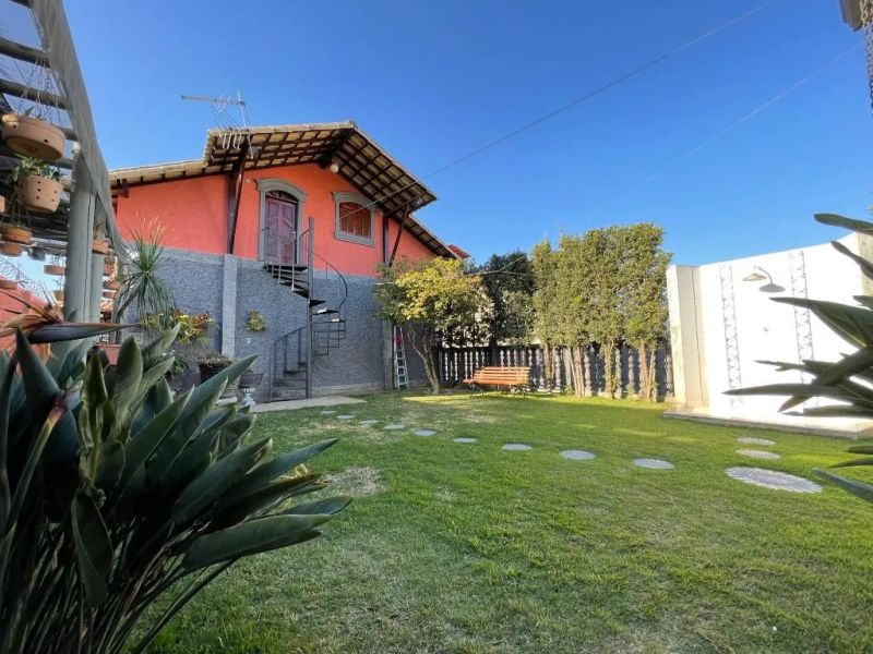 Casa com 4 quartos — Trevo, Belo Horizonte