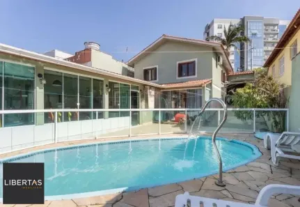 Casa com 3 Quartos à venda, 388m² no Vila Ipiranga, Porto Alegre