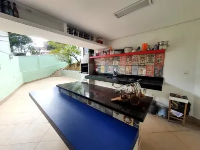 Casa com 4 Quartos à venda, 234m² no Santa Lúcia, Belo Horizonte