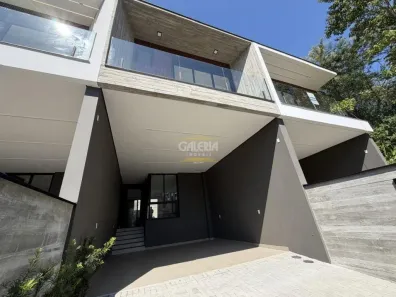 Sobrado com 3 Quartos à venda, 162m² no Anita Garibaldi, Joinville