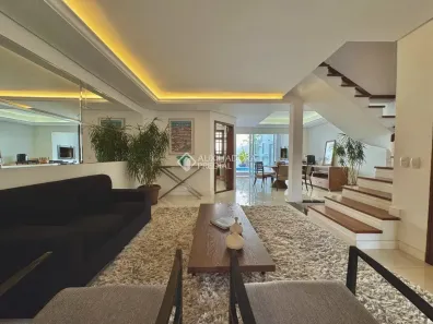 Sobrado com 3 Quartos à venda, 285m² no Chácara das Pedras, Porto Alegre