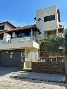 Casa à venda, 309m² no João Paulo, Florianópolis