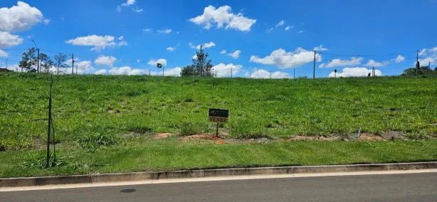 Lote/Terreno à venda, 330m² no Colinas do Castelo, Jaguariúna