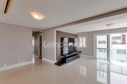 Apartamento com 3 Quartos para alugar, 131m² no Boa Vista, Porto Alegre