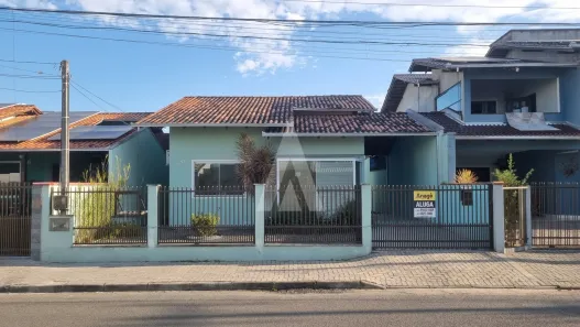 Casa com 2 Quartos para alugar, 95m² no Adhemar Garcia, Joinville