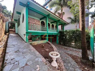 Imóvel Comercial com 3 Quartos para alugar, 250m² no Centro, Divinópolis