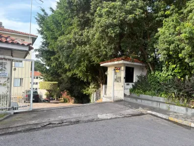 Apartamento com 2 Quartos à venda, 48m² no Jardim Santa Tereza, Carapicuíba